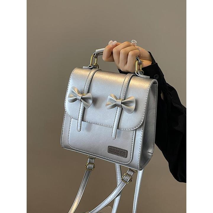 银色双肩包女时尚休闲手提韩版学生书包小方包高级感轻便旅游背包