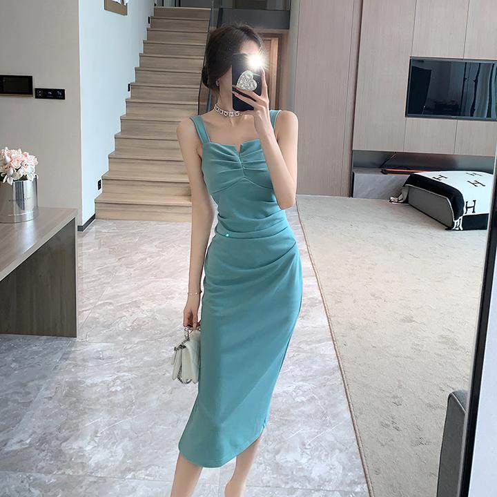 轻熟风气质名媛吊带连衣裙女夏收腰褶皱粉色中长裙高级性感包臀裙