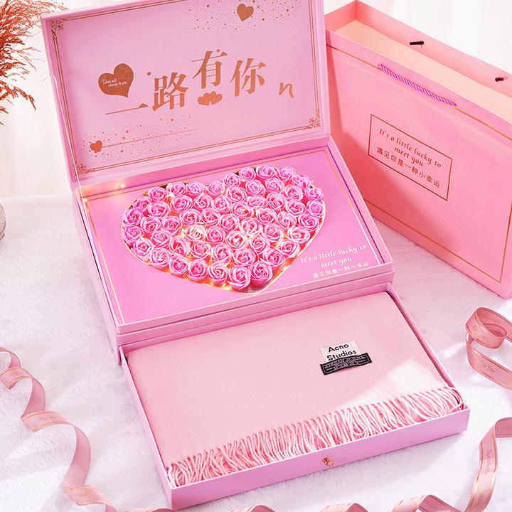 【AKMZ】2025圣诞围巾礼盒装加厚围脖送女朋友女生礼物生日创意礼品