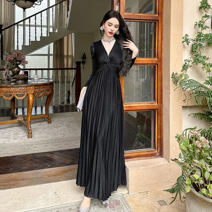 秋装新款女优雅气质扭结V领褶皱高腰大摆百褶亮丝连衣裙