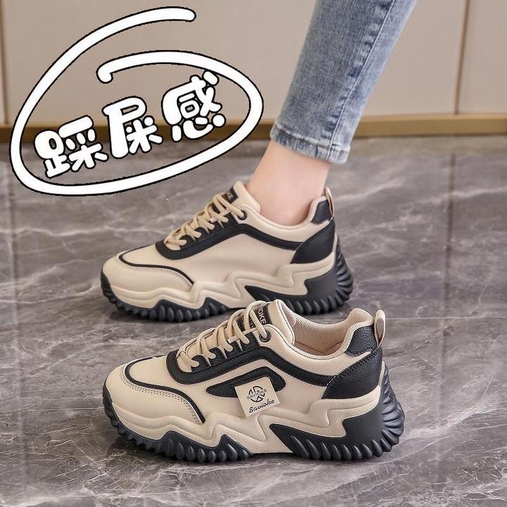 踩屎感时尚运动鞋女款2024年新款春季厚底女鞋软底防滑脚宽胖单鞋