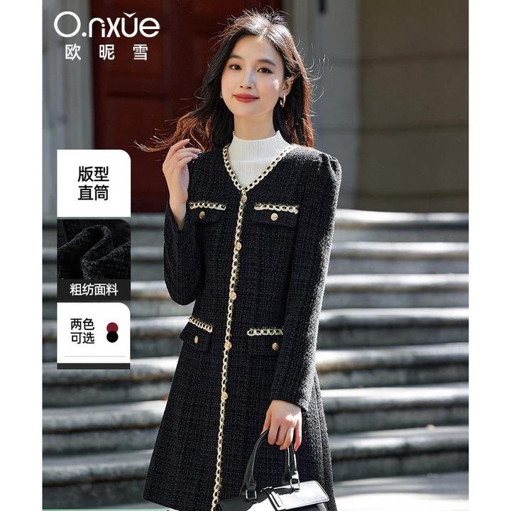 欧昵雪2024冬季新款女长袖V领小香风粗纺拼接时尚直筒休闲连衣裙