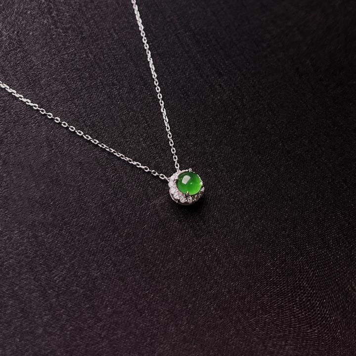 天然A货蛋面时尚925银镶女士轻奢百搭绿色翡翠项链翡翠保真基地