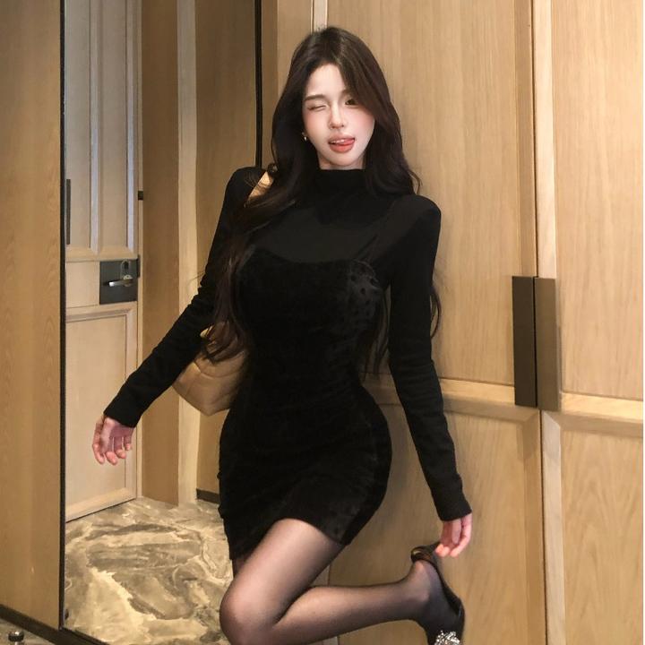 法式小众波点吊带连衣裙女秋季气质磨毛打底长袖上衣高级感两件套