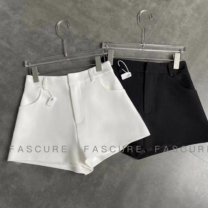 高腰西装白色短裤女秋冬外穿打底黑色显瘦热裤小个子裤子2025新款