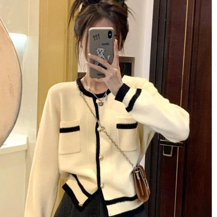 小香风针织开衫女春秋新款小众设计感遮肉法式短款毛衣外套