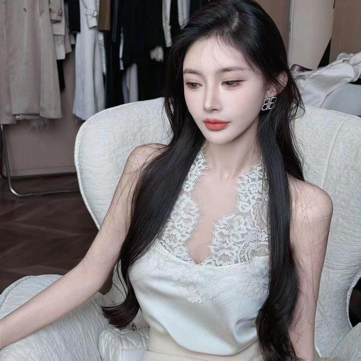 【专属福利】蕾丝显瘦气质网红时尚性感黑色镂空吊带24584