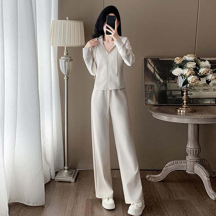 气质休闲运动套装女秋季新款时尚高级感长袖连帽卫衣阔腿裤两件套