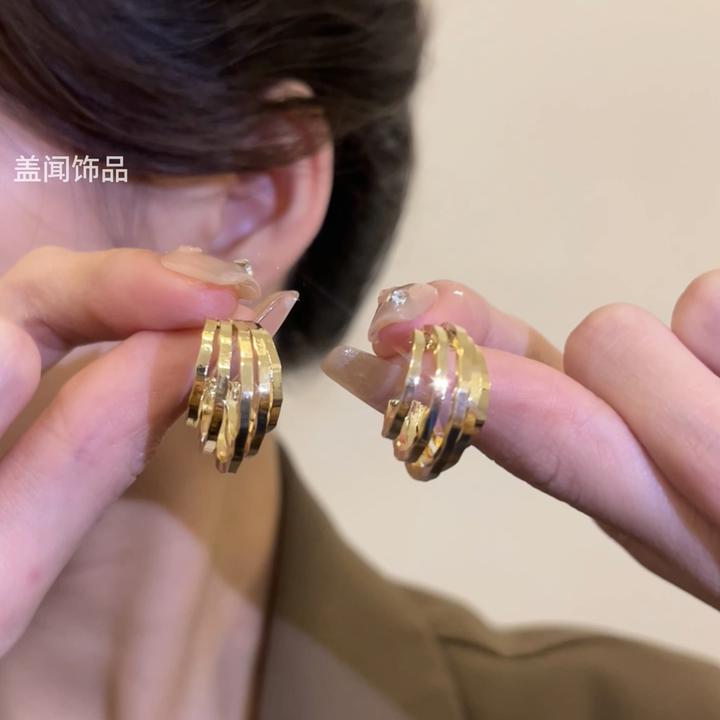 铜合金耳饰 个性独特金属港风气质女新款潮耳饰高级感冷淡风耳钉i