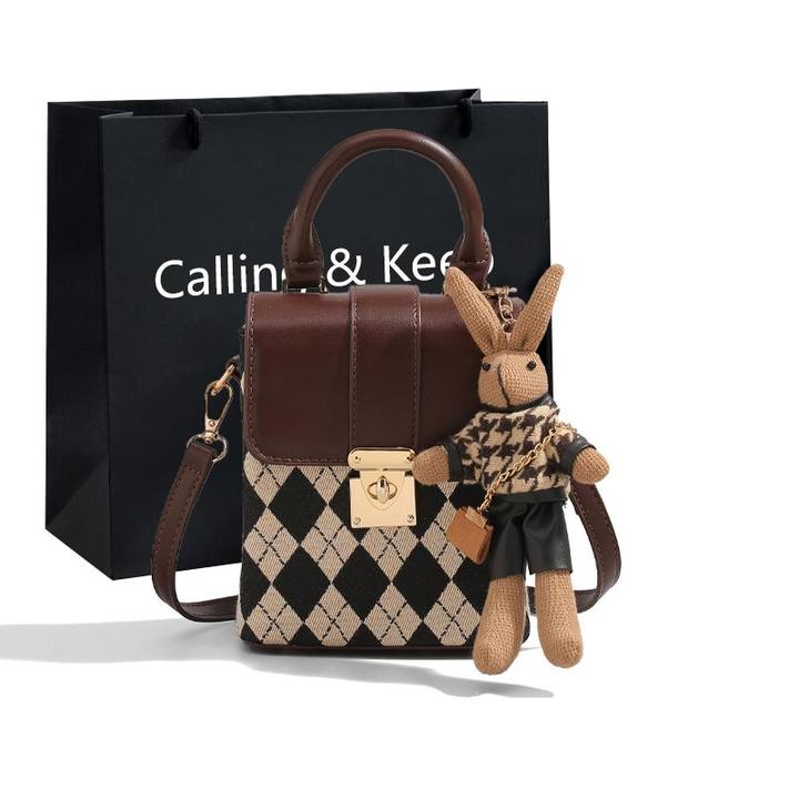 轻奢今年流行包包女2024新款质感小众格子单肩手机包女斜挎小方包