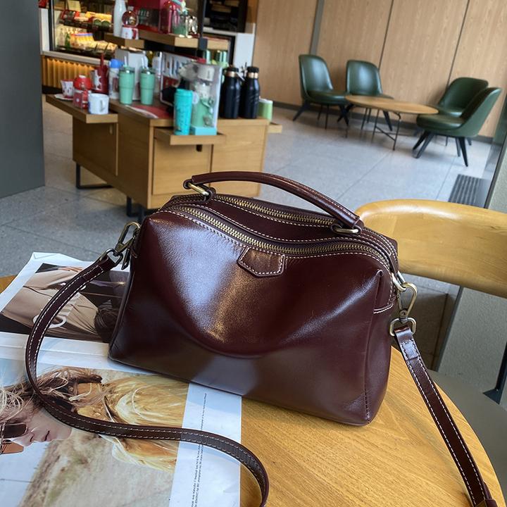 2025新款真皮大容量单肩斜挎手提包宽肩带软牛皮休闲手提波士顿包