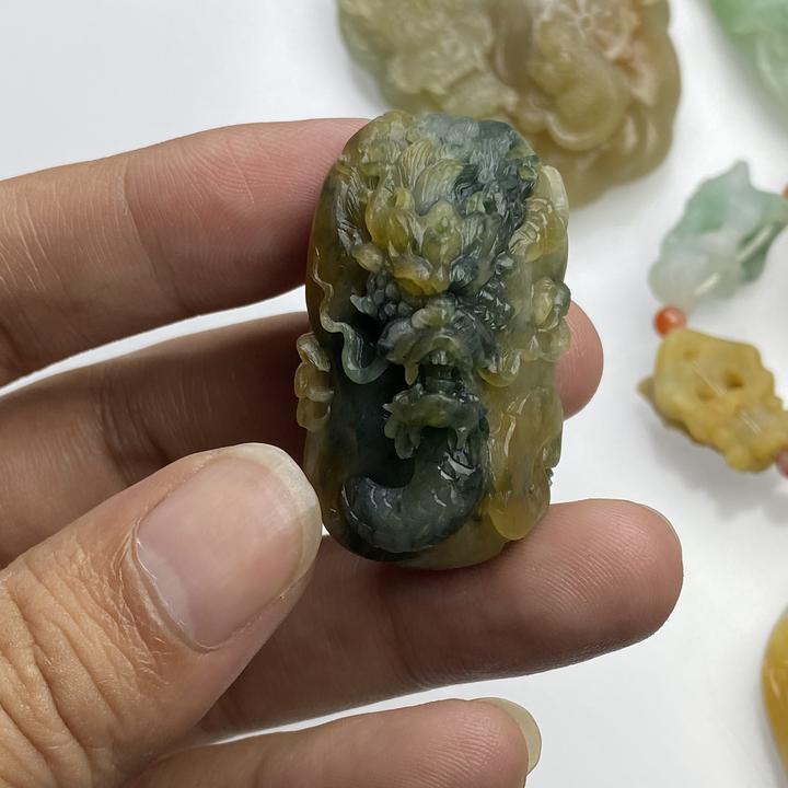 天然翡翠毛货多彩老料红黄蓝霸气随行老龙