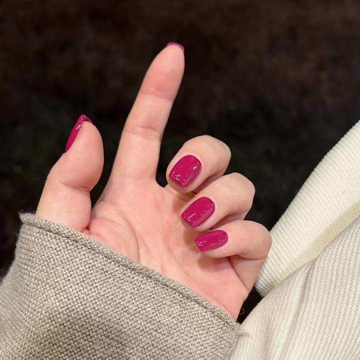 红心火龙果显白秋冬红色纯手工可穿戴美甲气质枚红纯色玫红穿戴式