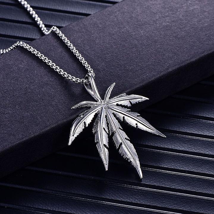 钛钢项链 潮牌枫叶吊坠小叶子项链嘻哈潮男女Hiphop饰品情侣礼物