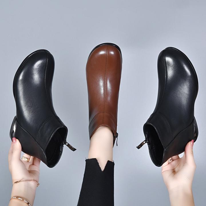 真皮平底短靴女2025新款春秋单靴圆头软皮裸靴秋冬妈妈软底马丁靴