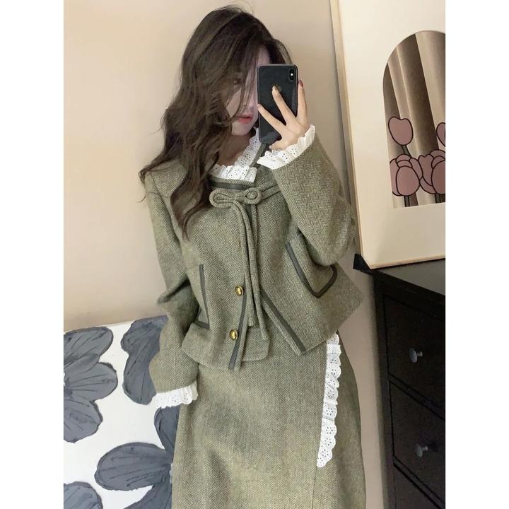 秋冬2024新款重磅高贵气质花边拼接上衣外套+半裙小香风盘扣套装