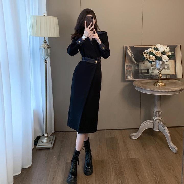 黑色独特气质连衣裙女秋冬显瘦高级感超好看法式长裙v领打底裙子