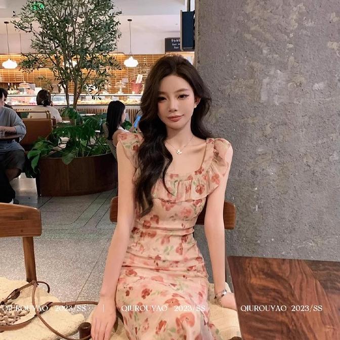 邱肉瑶 法式微甜甜美无袖碎花气质收腰显瘦高级感印花连衣裙夏季