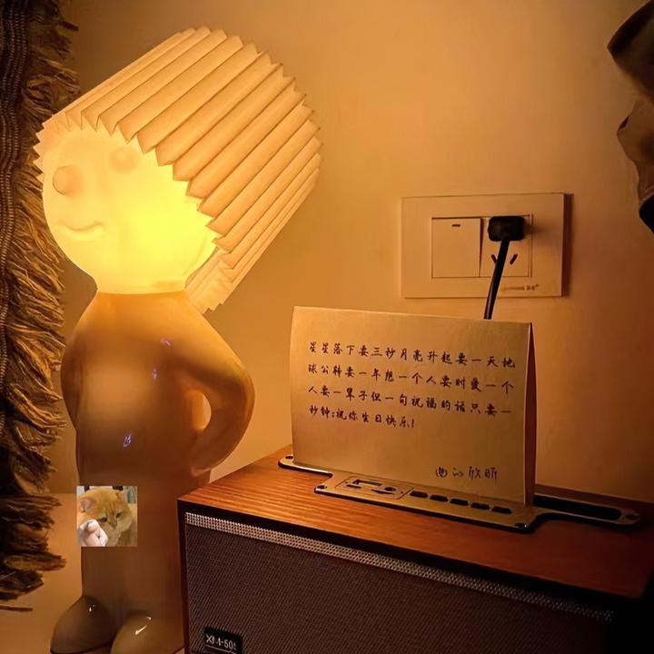 创意情怀害羞台灯可爱创意台灯生日礼物男孩淘气小夜灯床头灯搞怪