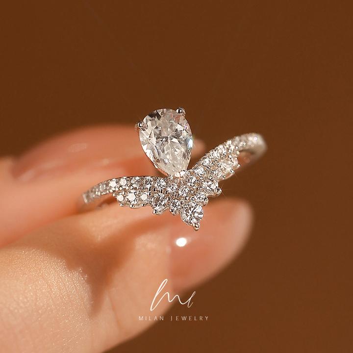 秘蓝 925银莫桑石戒指 皇冠水滴钻戒/时尚精致轻奢高级求婚结婚戒