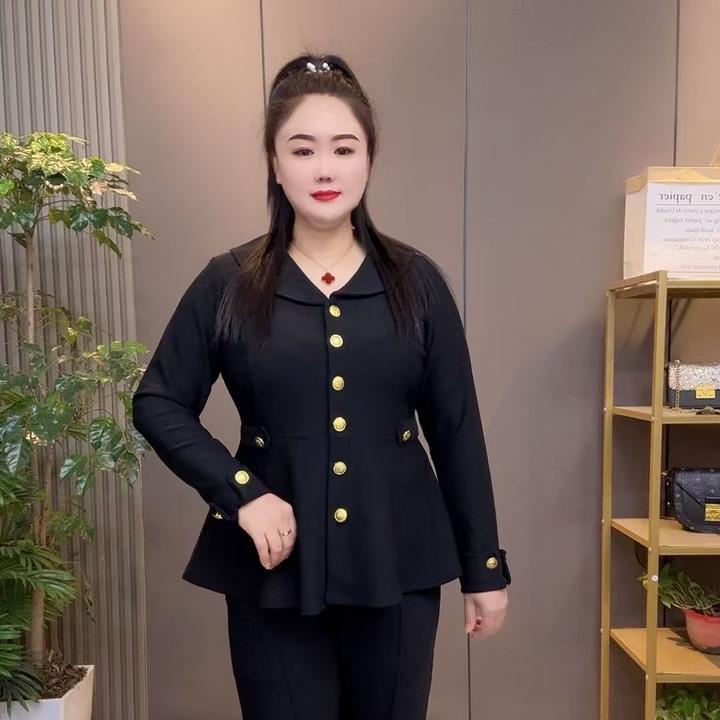 2025春季新款欧货时尚黑色轻奢减龄收腰显瘦上衣+裤子（两件套）