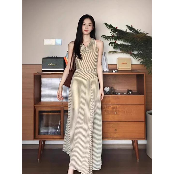 miu里miu气穿搭法式无袖条纹连衣裙收腰气质显瘦长裙多巴胺小洋裙