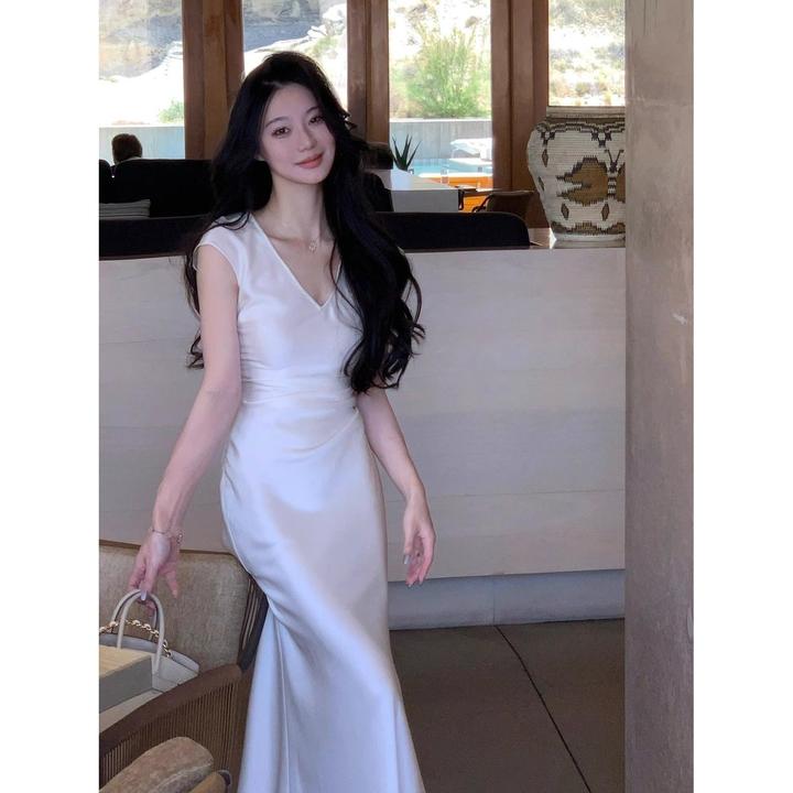 法式简约缎面连衣裙女气质高级感鱼尾2025新款夏季收腰显瘦长裙子