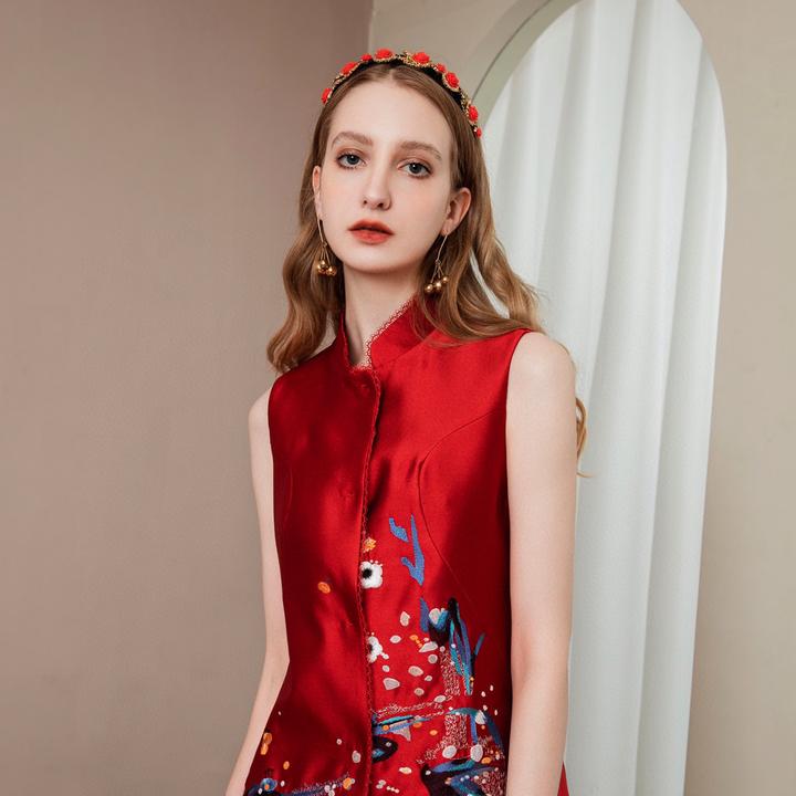 【古梵孜】红色夏姿风丝毛刺绣气质时尚立领短款马甲无袖中式国风