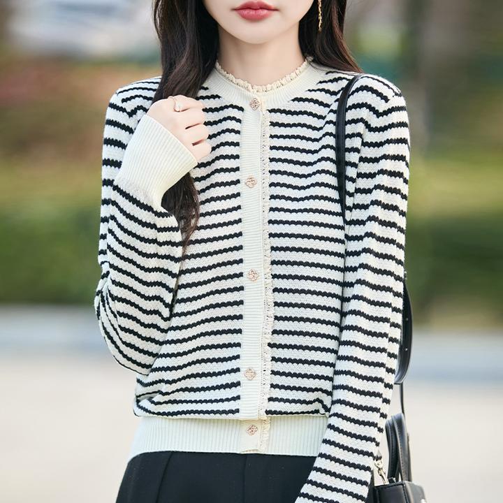 春秋大码2025新款宽松洋气针织打底衫上衣女内搭条纹显瘦圆领毛衣