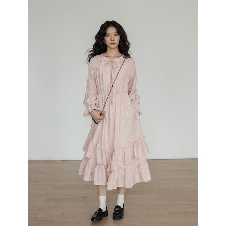 vastand维尚 秋季刺绣小花莱赛尔长袖连衣裙慵懒风甜美清冷系长裙