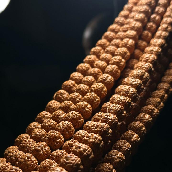 珠串勿里达纯血花王脖挂 尺寸随机