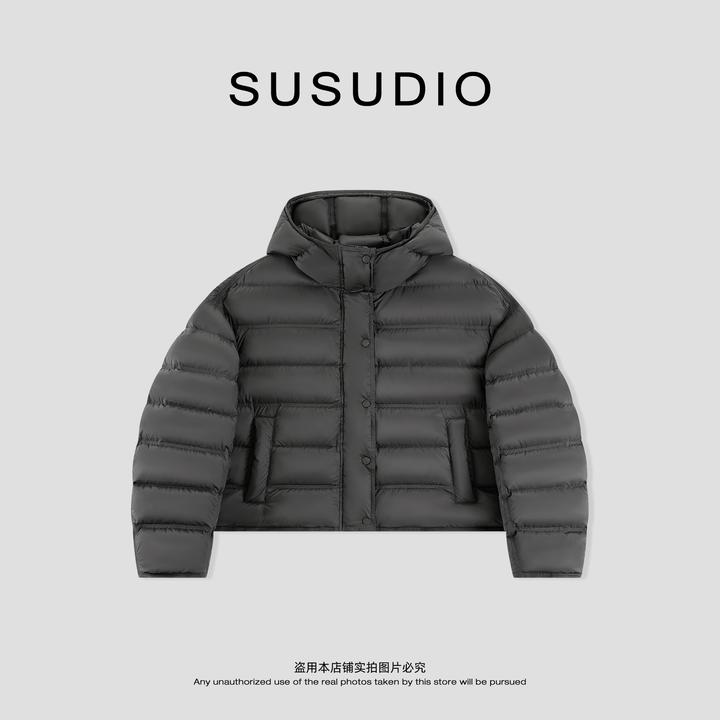 SUSUDIO 冬季白鸭绒蓬松花苞帽云朵感绵软弯刀袖羽绒服 70273