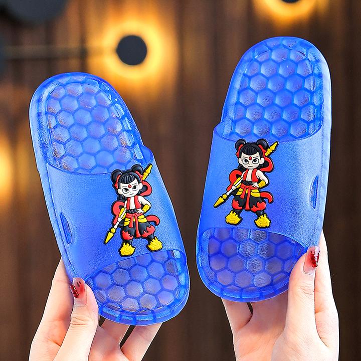 2025新款亲子拖鞋居家夏卡通水晶女款防滑浴室软底透明洗澡凉拖鞋