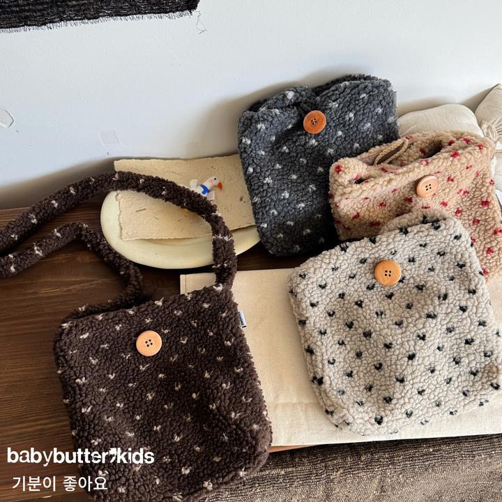 儿童手提包秋冬韩系波点毛绒纽扣女童斜挎包单肩包便携