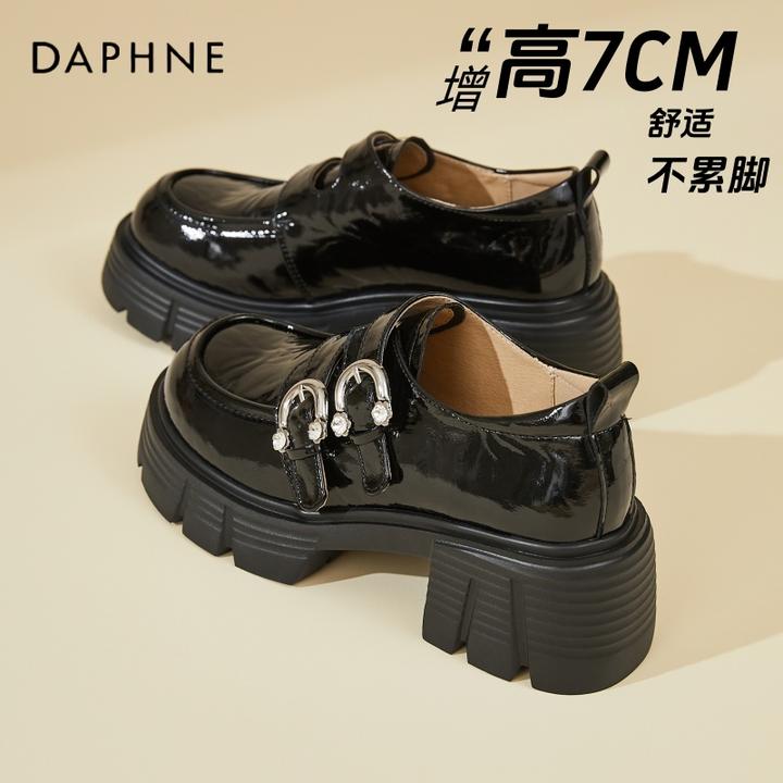 达芙妮黑色亮面小皮鞋女2025新款秋冬厚底单鞋猪腰子鞋百搭乐福鞋
