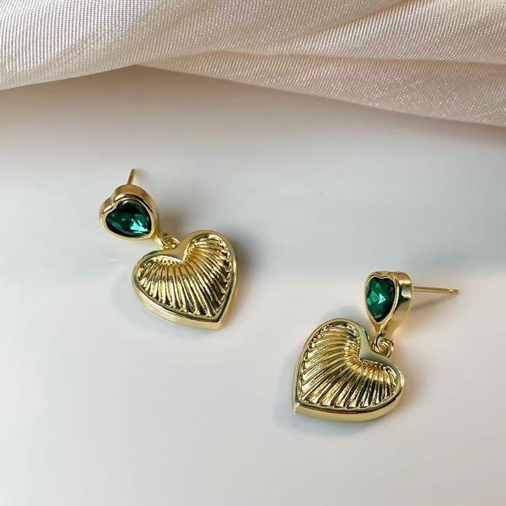 铜合金锆石耳饰 金色小巧复古爱心耳环轻奢高级感小众设计百搭耳