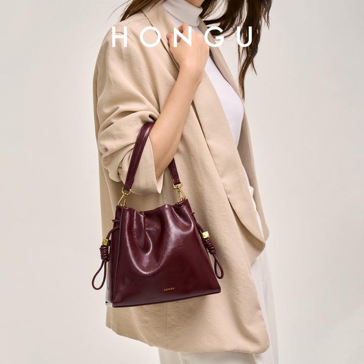 HONGU/红谷女包油蜡皮大容量水桶包手挽包真皮大容量单肩斜挎包