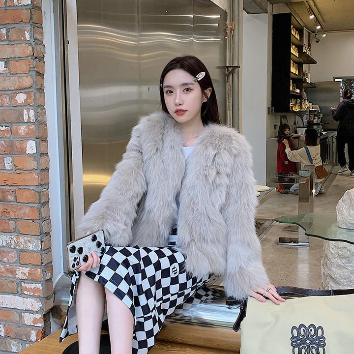 潮流新款名媛显嫩显瘦仿狐狸毛短款小香风气质皮草外套小个子专属