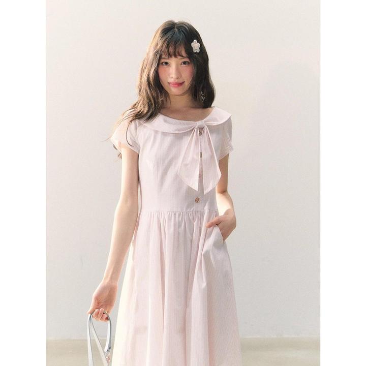 桃雾信笺 清新少女感粉色条纹蝴蝶结领子收腰连衣裙夏季中长裙女