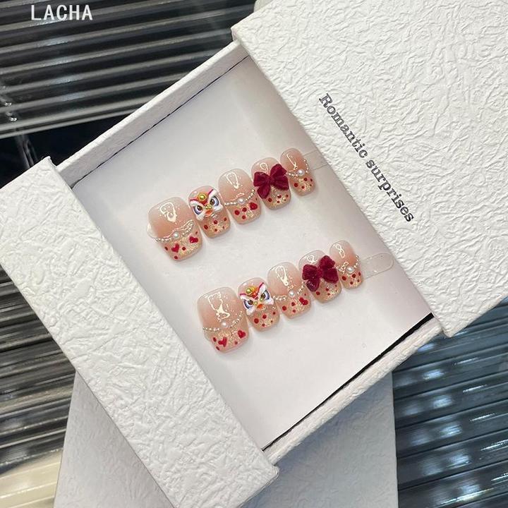 LACAH心悦醒狮网红猫眼美甲显白2025手工穿戴甲高级感短款喜庆新