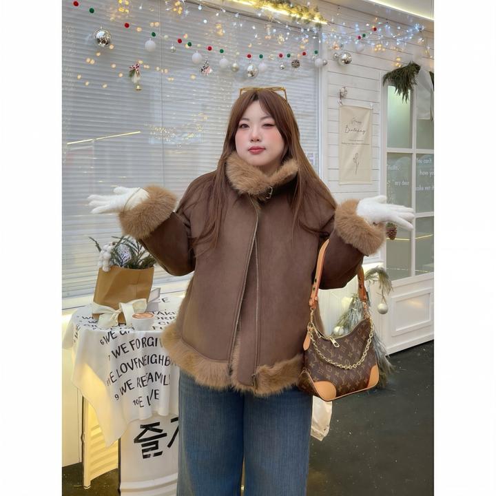 花契“枫糖松饼”大码女装冬季简约200斤胖mm复古机车短外套15593-C