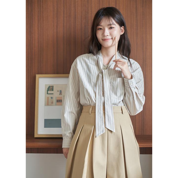 晒晒自制 蓝色V领飘带系带竖条纹衬衫女2025新款春秋