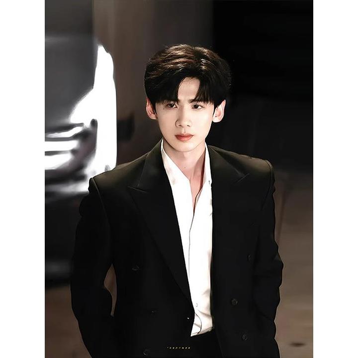 白敬亭同款黑色休闲西装外套男春秋季英伦雅痞高级感正肩西服夹克