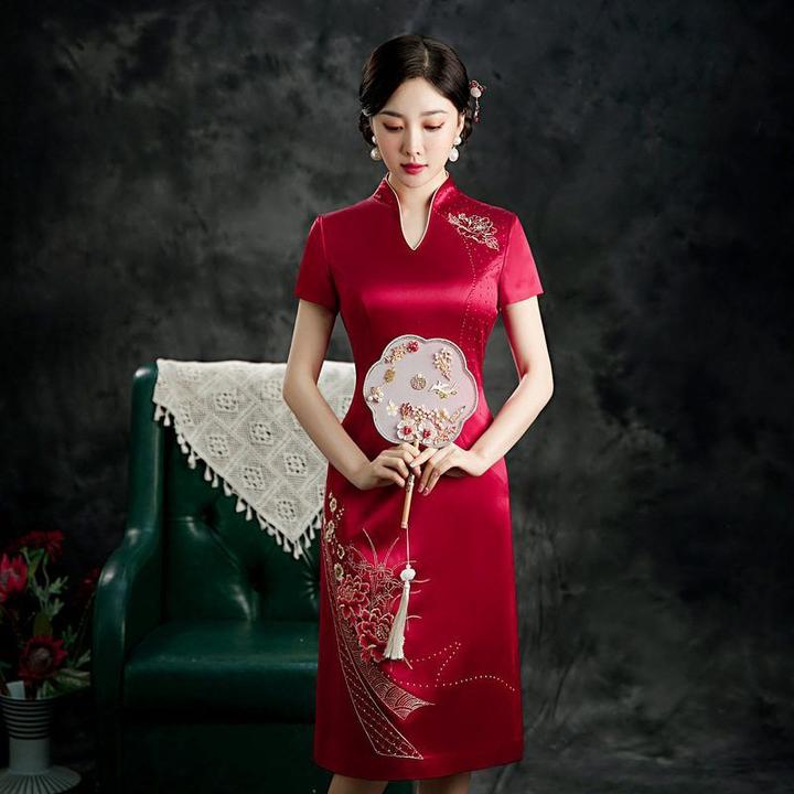 春秋新款中长款立v领酒红色旗袍中国风敬酒服主持人宴会走秀旗袍