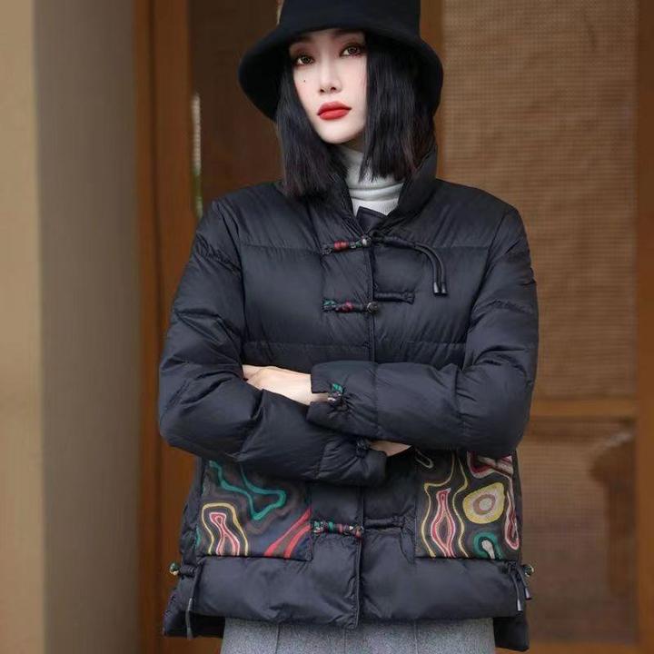 2025时尚好看中式复古盘扣轻薄服冬季新款中老年女士民族风白外套