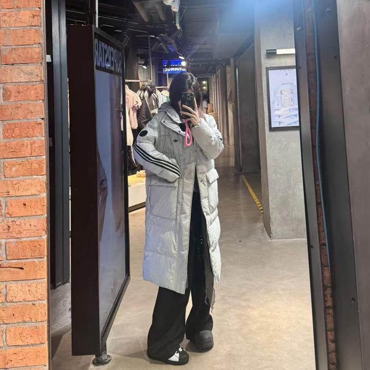 adidas三叶草 暖「芯」科技保暖长款运动鸭绒羽绒服 KC2566