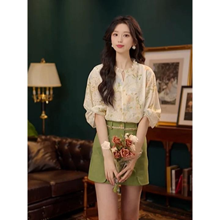 复古时尚港风碎花衬衫女夏季新款设计感百搭气质显瘦洋气短袖上衣