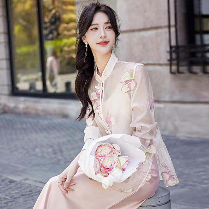 2025夏新款气质时尚新中式刺绣设计高级感轻薄透气遮肉显瘦薄外套