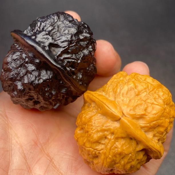 云南铁核桃 40-41尺阴阳对金蟾王发货图片同款随机一对