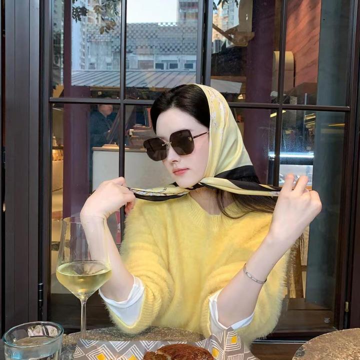 【奶黄包】秋冬温暖感的复古与治愈黄色针织毛衣白色牛仔裤显白套装